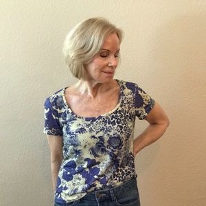 💖HOST PICK💖 Fun and Stylish St. John Sport Top